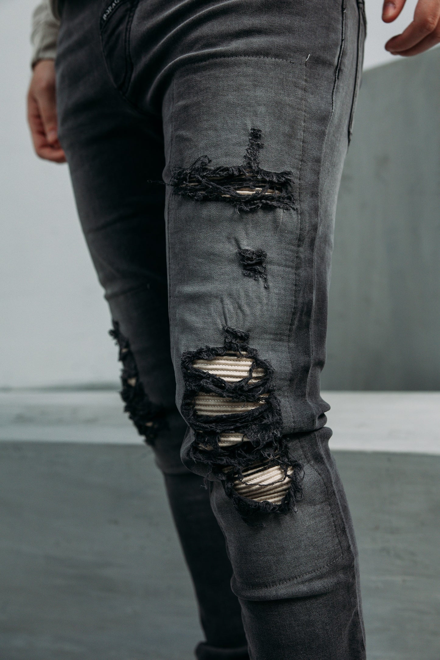 Ripped  Jeans 8068